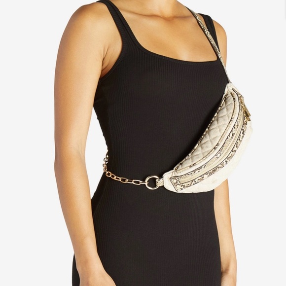 Light linen with faux snake leather belt chain bag - Picture 2 of 8